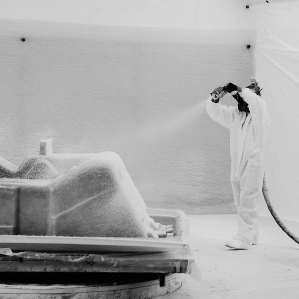 Sun Group Jakuzi üretim tesisi — poliüretan izolasyon spreyleme işlemi, Fethiye, Muğla